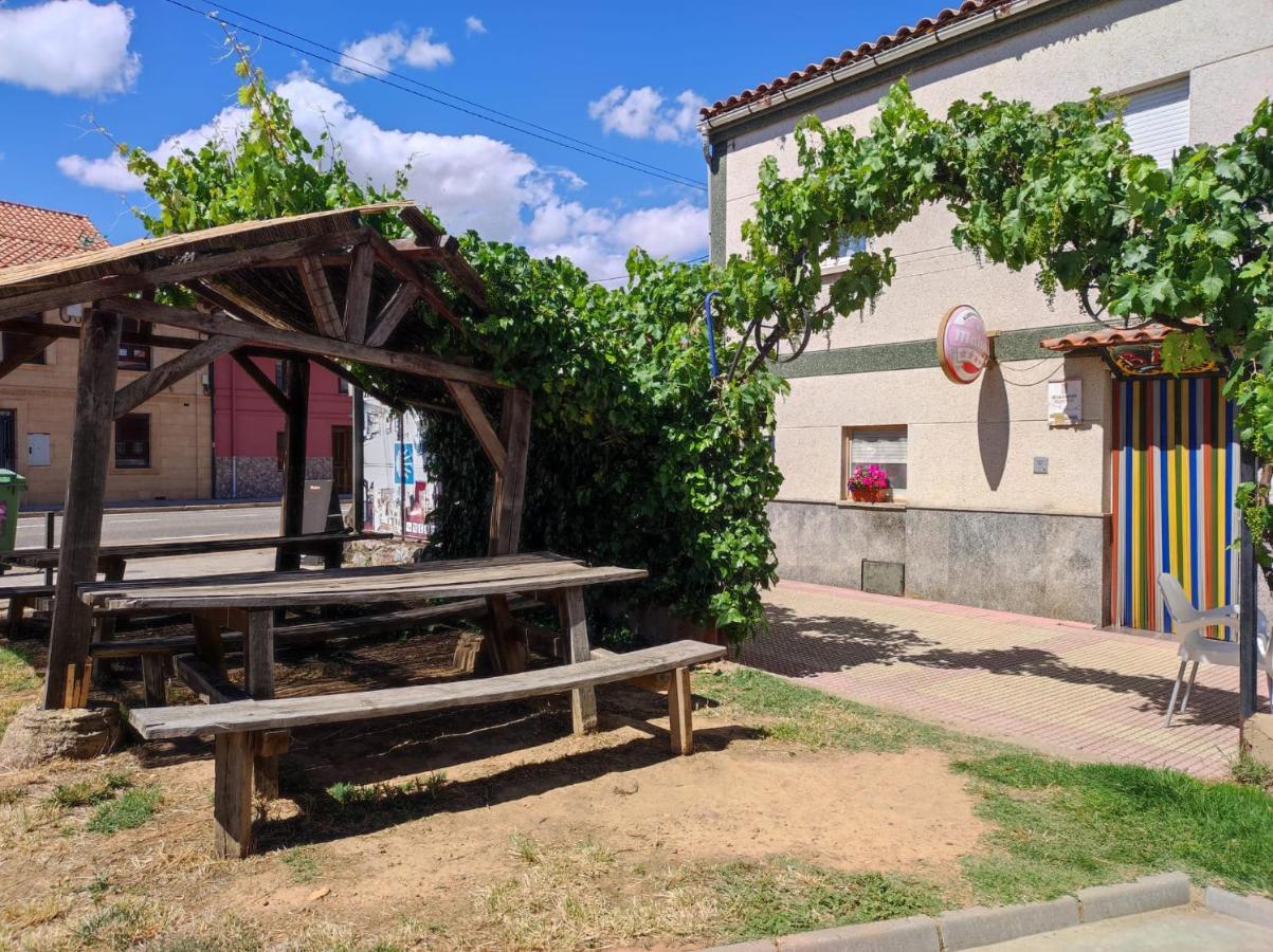 Albergue Santa Ana San Martín del Camino Exterior foto